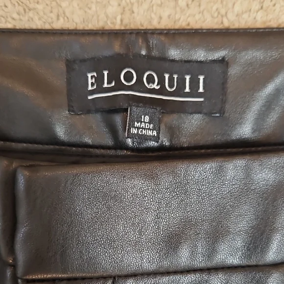 Eloquii Black Faux Leather Flare Leg Trouser Pants Size 18 - Picture 6 of 8